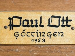 Schild mit der Aufschrift Paul Ott Göttingen 1958